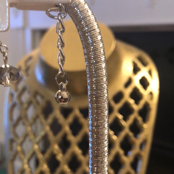 Silver wire necklace with clear stones and small fishhook earrings - Picture 4 of 4